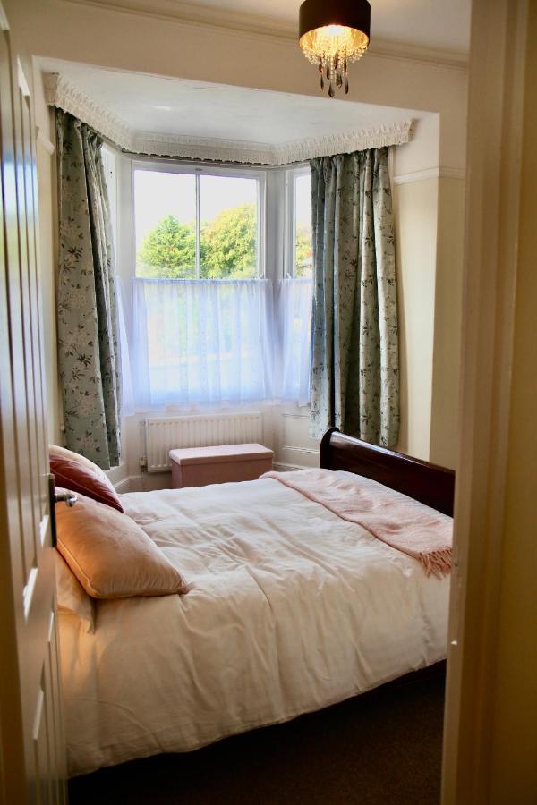 Mostyn Villa Free Private Parking Llandudno Exterior photo